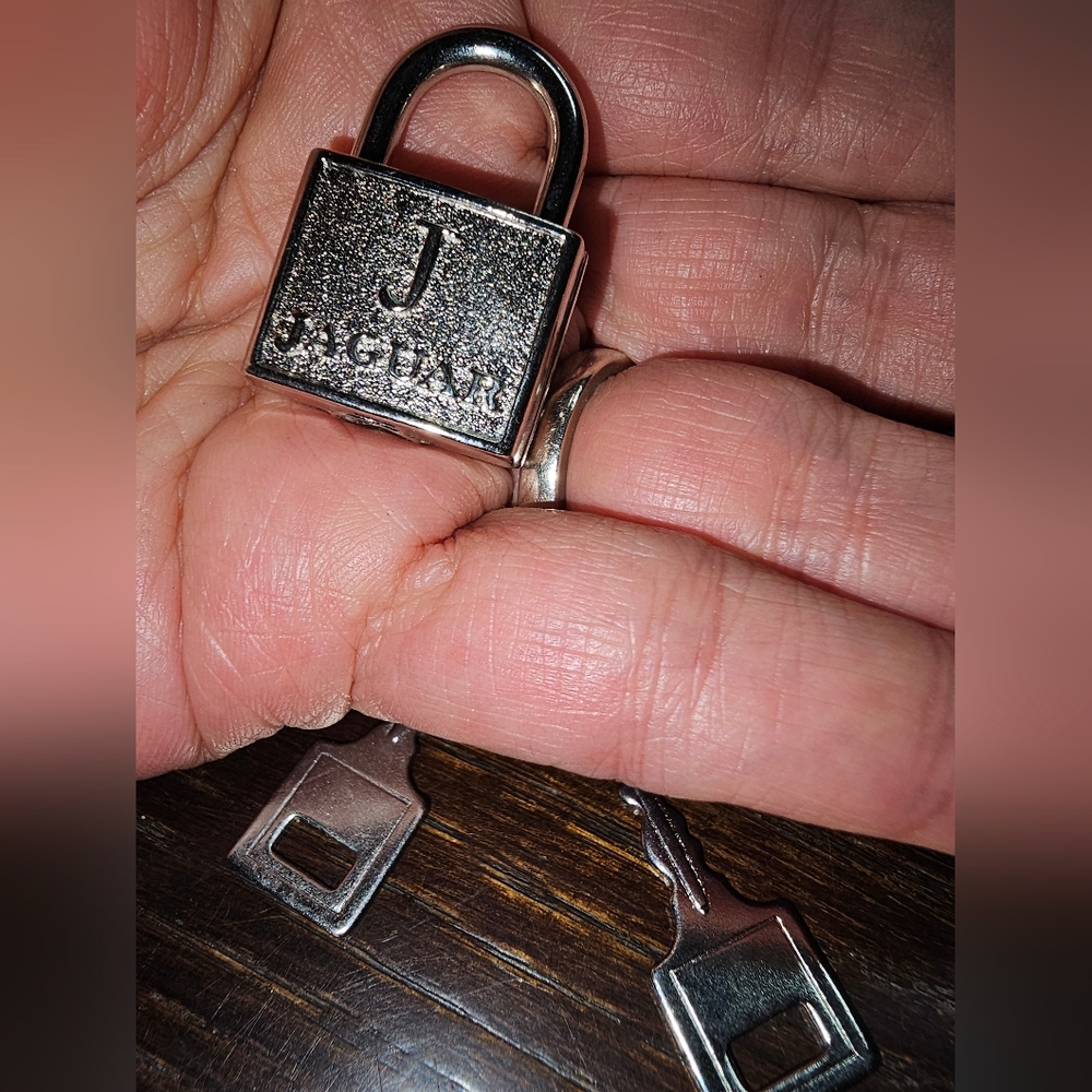Jaguar Silver Padlock with Keys